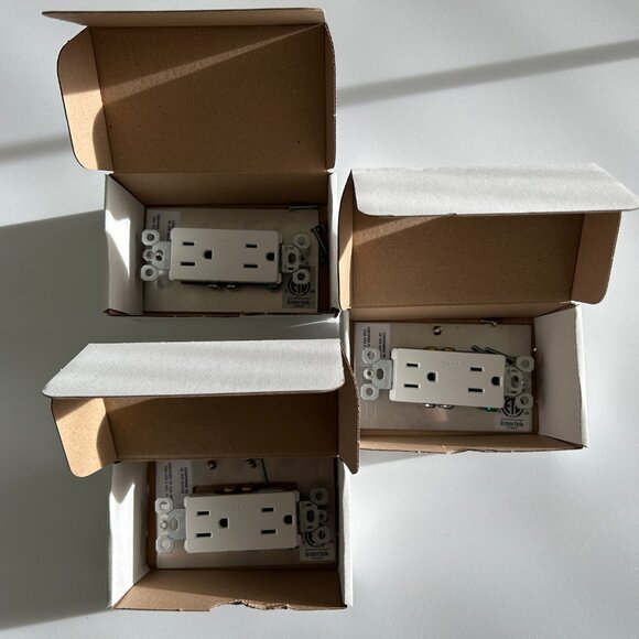 Forbes & Lomax Stainless Steel Electrical Outlet + Switch Plate - Picture 4 of 6